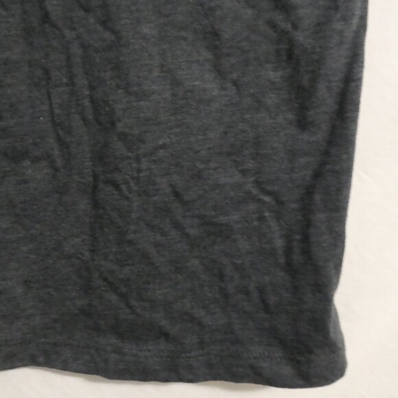 ME TO WE STYLE | small | Graphic Charcoal V-Neck Tee / T-Shirt | Made In Canada - Picture 13 of 14